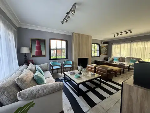 Casa en Venta en La Colina, USD 450.000