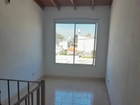 Departamento en Alquiler en Villa Santos Tesei, $ 450.000