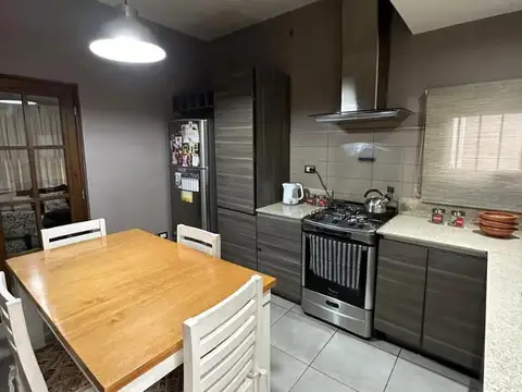 Casa 3 ambientes con 2 baños