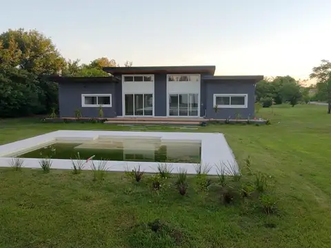 Casa en venta - 2 Dormitorios 4 Baños - Lobos