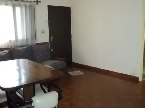 Depto Tipo Casa en Alquiler de 2 dormitorios