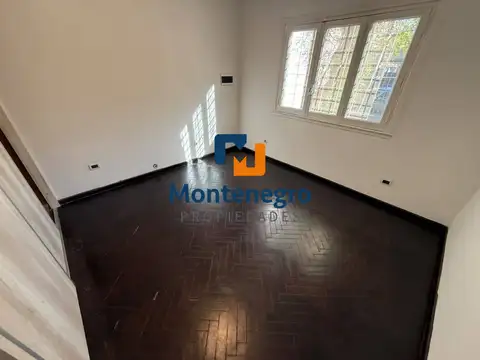 Casa en Alquiler con 1 cochera