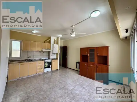 DEPARTAMENTO POR ESCALERAS CON UN DORMITORIO Y COMODIN - BARRIO INDUSTRIAL