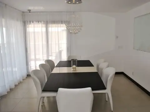 Departamento 5 ambientes con 4 baños