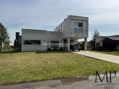 Venta Casa con renta en La alameda 3 dormitorios