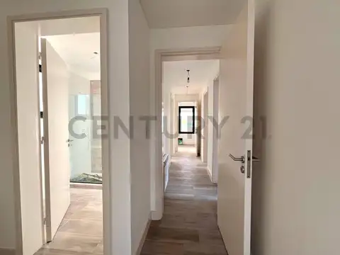 Casa 5 ambientes con 2 baños