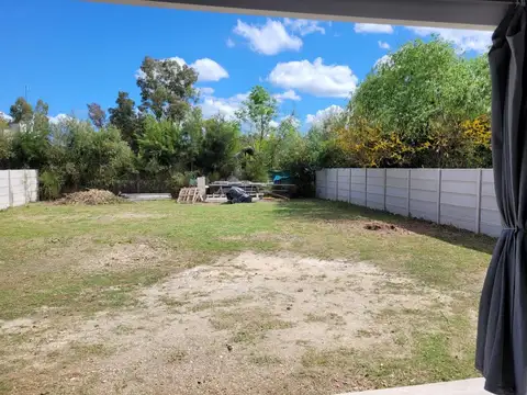 Casa en Venta con 3 cocheras