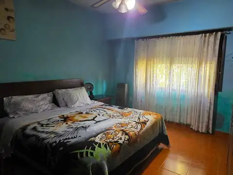 CASA MULTIFAMILIAR EN VENTA , GARAGE Y PATIO