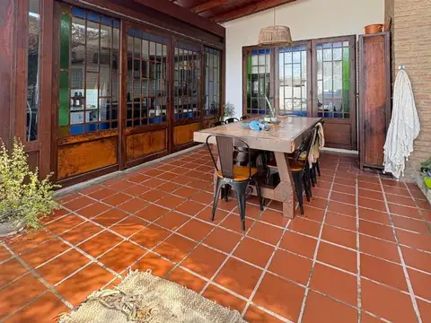 Venta Casa con pileta Apta a credito Unquillo acepta permuta