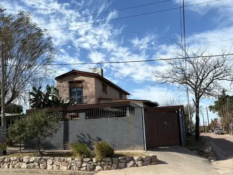 Gustavo Centeno 400