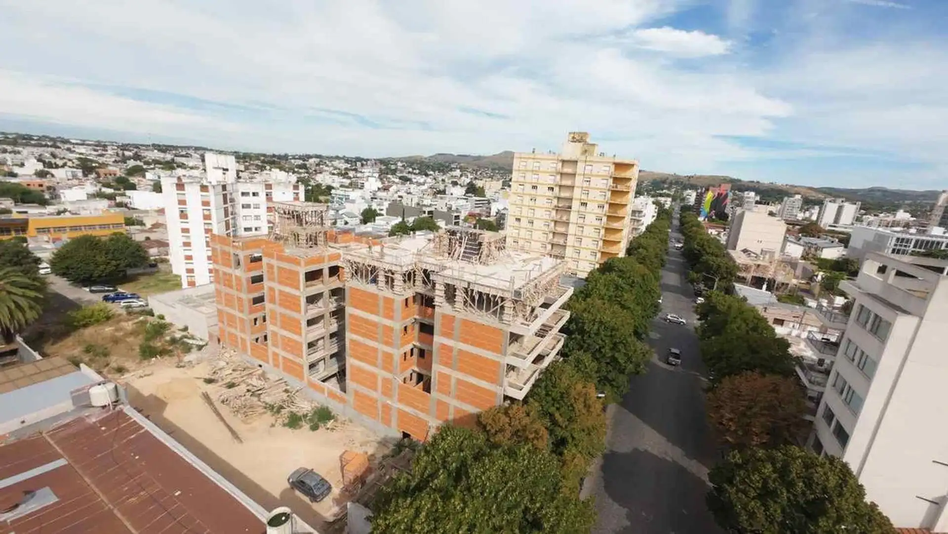 Depto 3 dorm, 128m² en pozo con pileta — Av. Santamarina