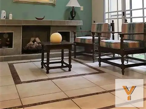 Casa en venta - 3 dormitorios 1 baño 1 cochera - 300mts2 totales - Manuel  B. Gonnet