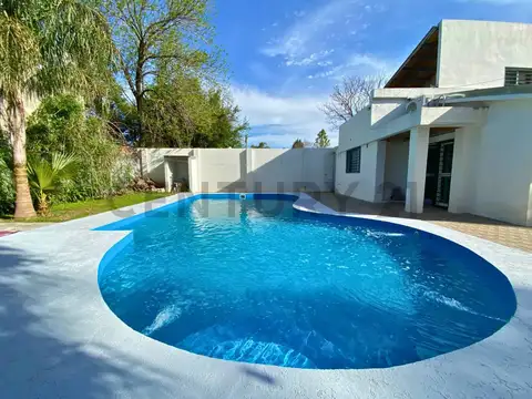 Venta Casa de 3 dormitorios con pileta | Zona 6, Funes