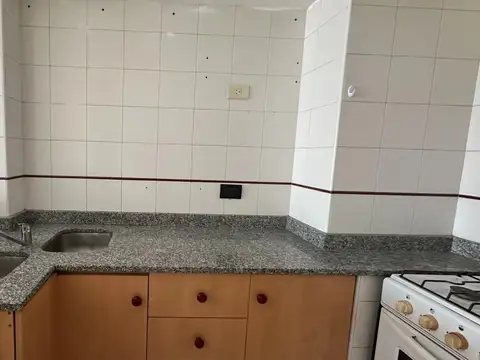 1 amb edificio con piscina y parrilla de uso común.