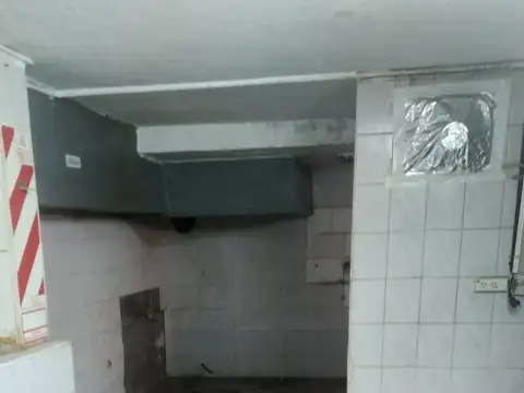 Local en Venta 64 años