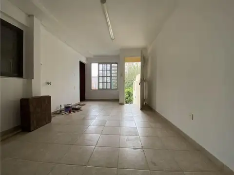 VENTA EN BLOQUE 2 DEPTOS Y UN LOCAL EN LOTE PROPIO ISIDRO CASANOVA