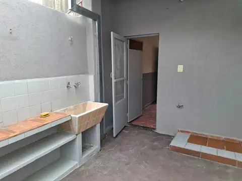 Depto Tipo Casa en Alquiler de 2 ambientes