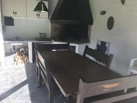 Casa 6 ambientes con 3 baños