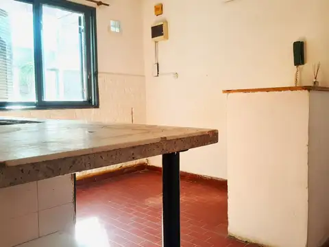 Depto Tipo Casa en Alquiler en Los Hornos, $ 530.000