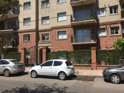  IMPERDIBLE DEPTO DE 3 AMB CON COCHERA Y BAULERA