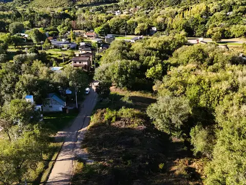 Venta de 1 lote a 5 minutos del Centro. B° Las Barrancas. Calamuchita (Cód. 2154)
