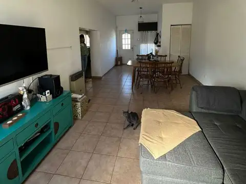 Casa 4 ambientes con 1 baño
