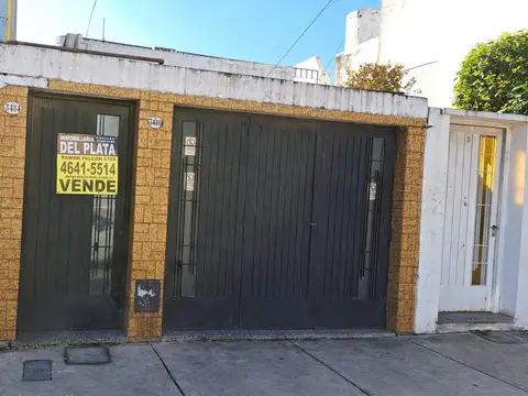 DEPARTAMENTO TIPO CASA PLANTA BAJA CON GARAGE O LOCAL