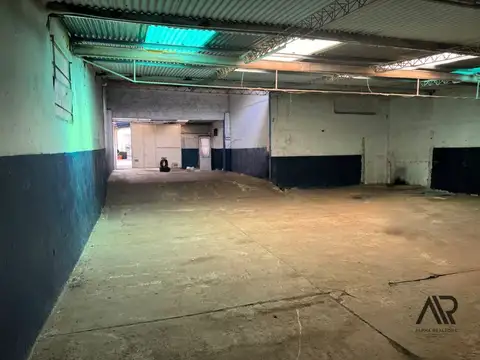 Galpón en alquiler de 245m2 ubicado en Lezica