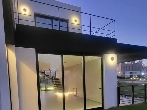 Casa en Venta en Adrogue, USD 480.000