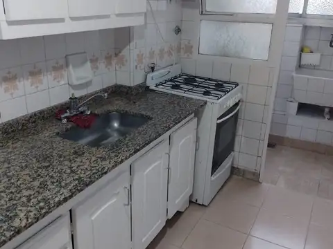 Departamento en Alquiler en Monte Castro, $ 900.000