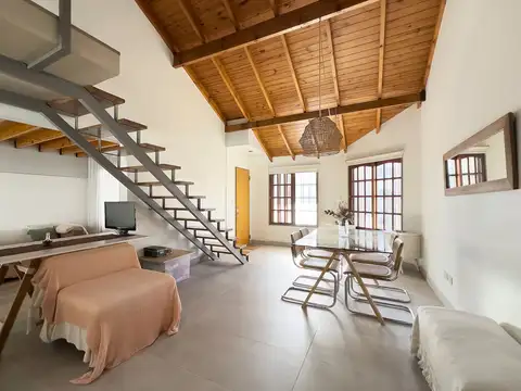 VENTA CASA 4 AMBIENTES C/PILETA,ZONA EL PALOMAR