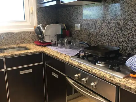 Casa en Alquiler con 2 cocheras