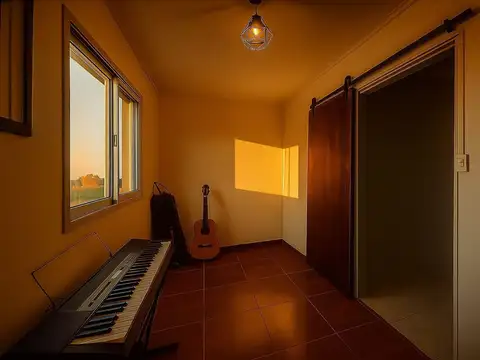 CASA EN VENTA EN PUEBLO ESTHER 4 DORMITORIOS