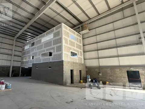 Galpón industrial / Logistico con oficinas