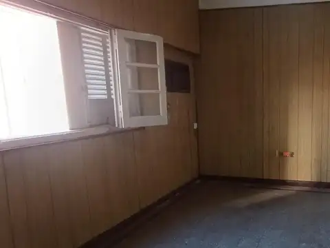 VENTA - CASA DE DOS DORMITORIOS GRAN POTENCIAL COMERCIAL - CAPITAN BERMÚDEZ