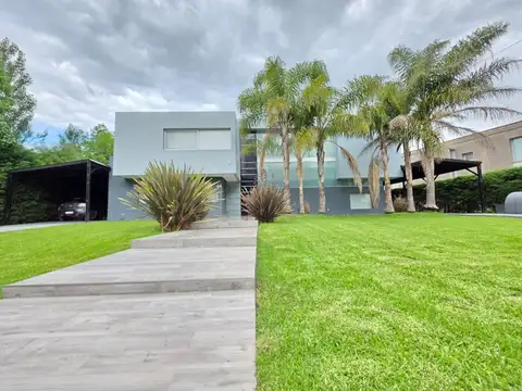 Casa 7 ambientes con 3 baños