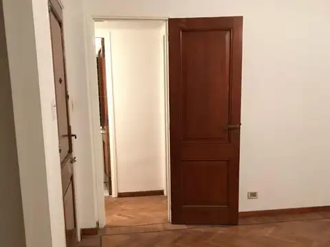 DEPARTAMENTO SEMI PISO - 3er piso frente - RECOLETA