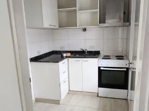 Departamento en Alquiler en Villa Gobernador Udaondo, $ 570.000
