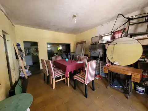 Casa 4 ambientes con 2 baños
