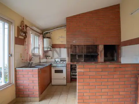 Casa 4 ambientes con 1 baño