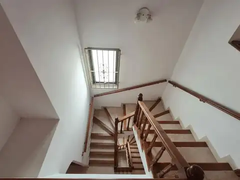 Casa en Alquiler con 1 cochera