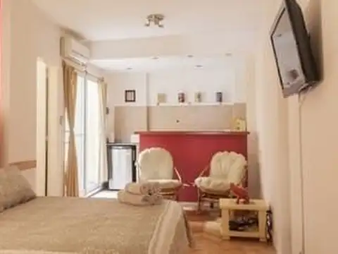 Se alquila temporal un departamento monoambiente amplio con patio - Recoleta