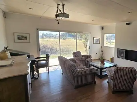 Casa en Venta en Villa Parque Santa Ana, Santa María