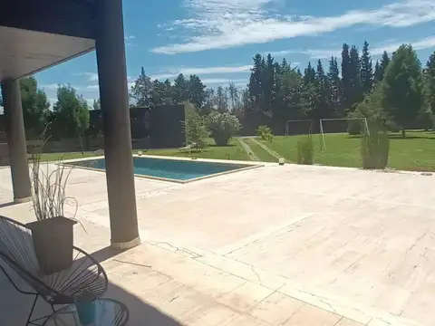Casa 5 ambientes con 3 baños