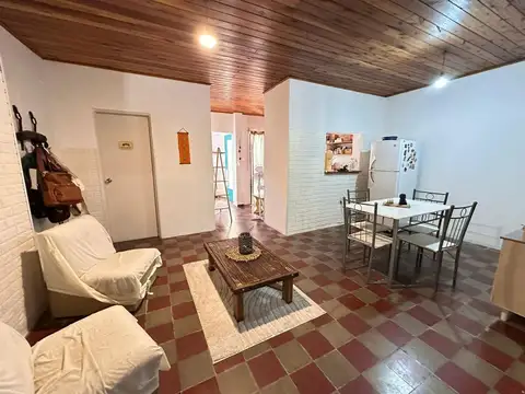 CASA 3 DORMITORIOS + LOCAL COMERCIAL CON RENTA