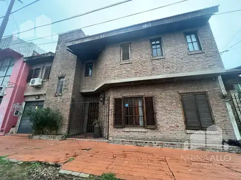 VENTA CASA 5 ambientes CASTELAR NORTE
