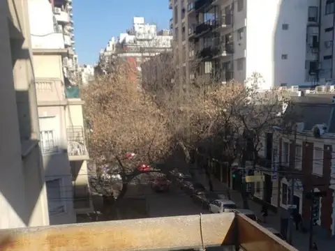 Dpto 2 amb con balcon, muy lumin, lavadero