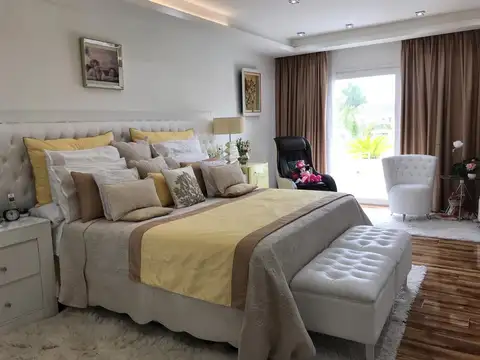Casa en Venta al Oeste