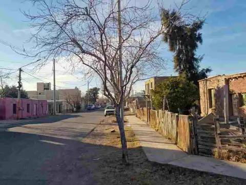 Agustin Gomez y Hudson, Villa del Carril 100