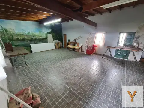 Casa en Venta con 3 cocheras
